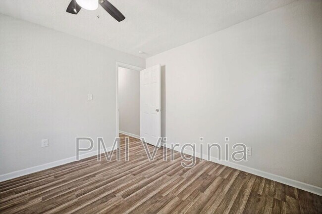 Building Photo - 864 W 36th St