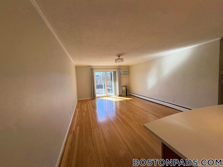 Building Photo - 50 Green St