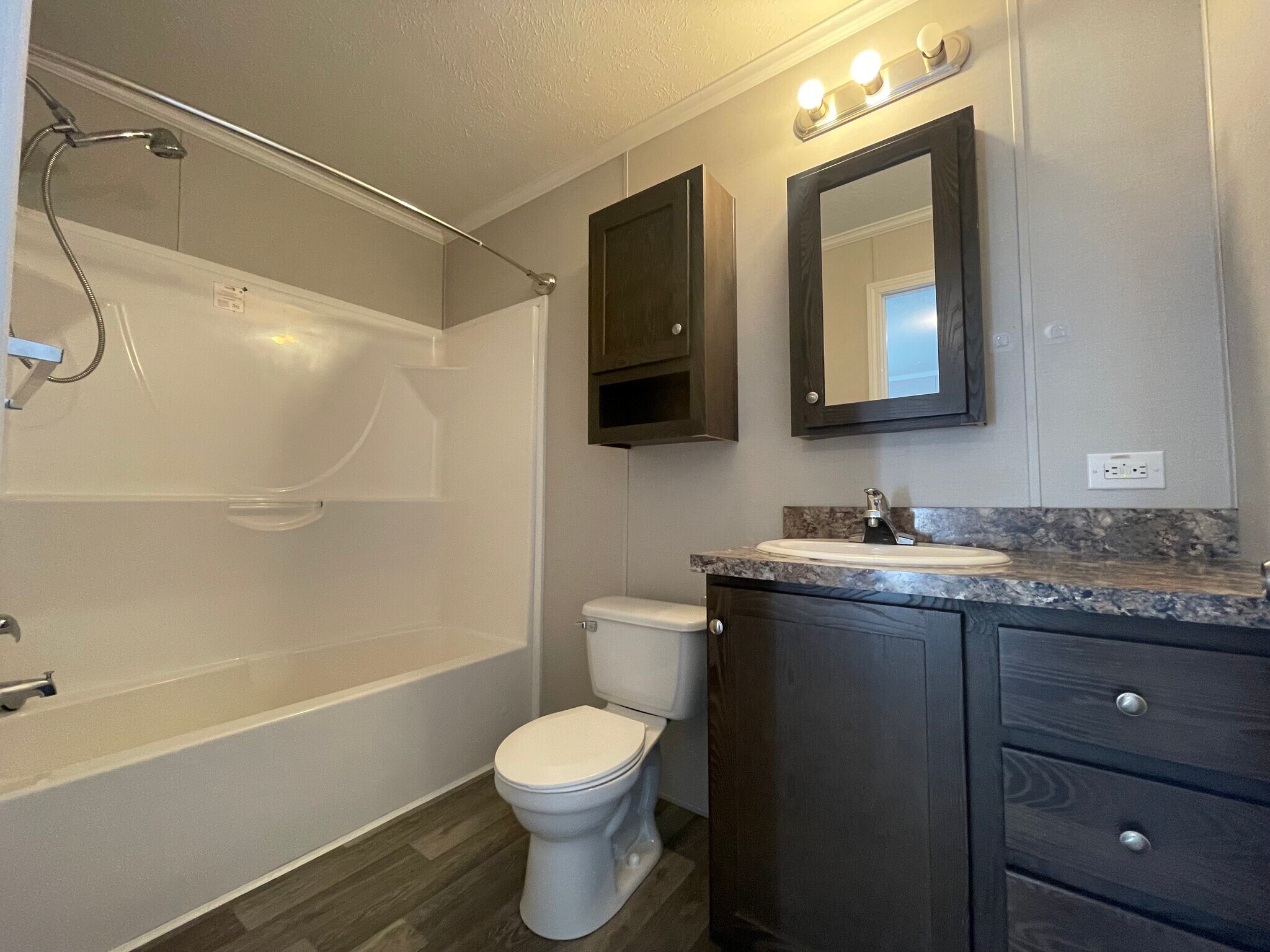 Building Photo - 15864 Marentette Dr