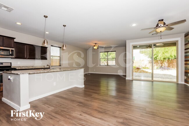 Building Photo - 732 Carlsbad Dr