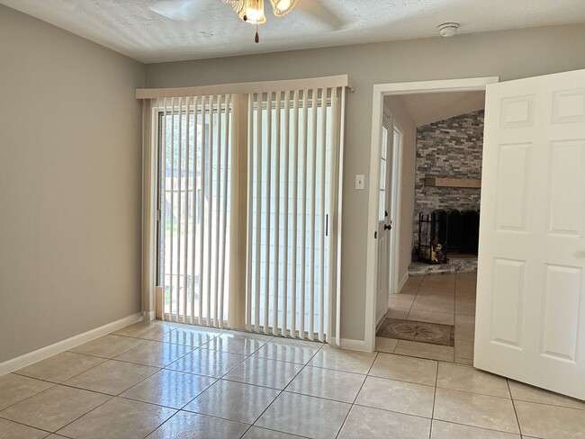 Building Photo - For Lease | 3 Bed, 2 Bath | 1,448 Sq Ft | Cypress Meadow Community |