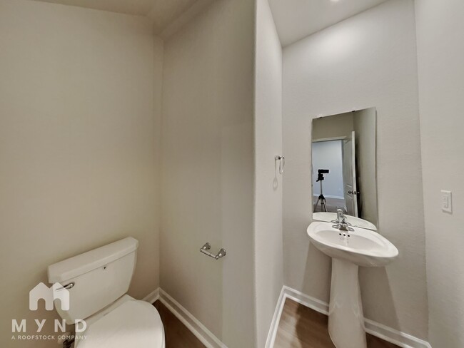 Building Photo - 72 Royal Mdw Dr