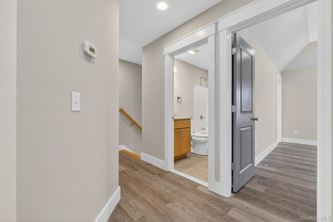 Building Photo - 104 North Rd