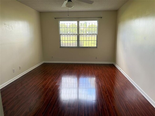 Building Photo - 701 SW 128th Ave