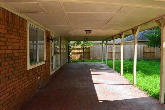 Building Photo - 4111 Rock Springs Dr