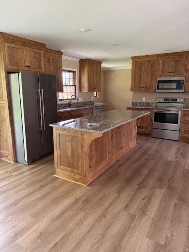 Building Photo - GORGEOUS RENOVATED HOME
