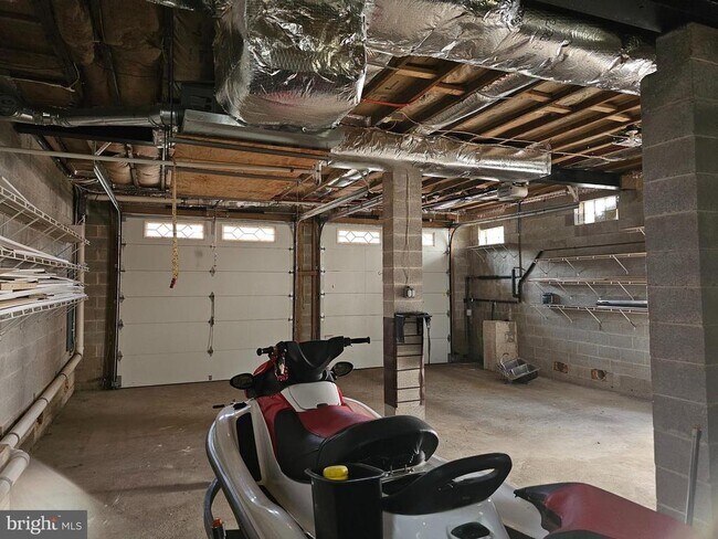 Building Photo - 67 1/2 W Indian Ln