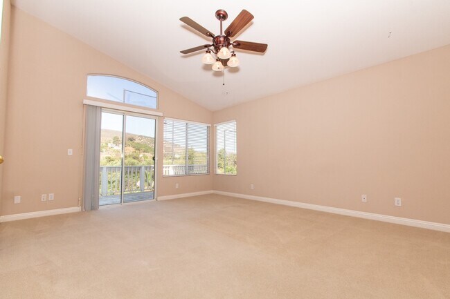 Building Photo - Elegant 4 Bed / 3 Bath House in Twin Oaks Valley Ranch/ San Marcos!