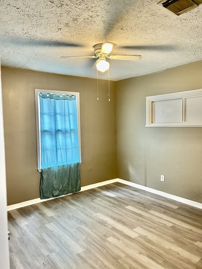 Building Photo - 1507 Bonner St