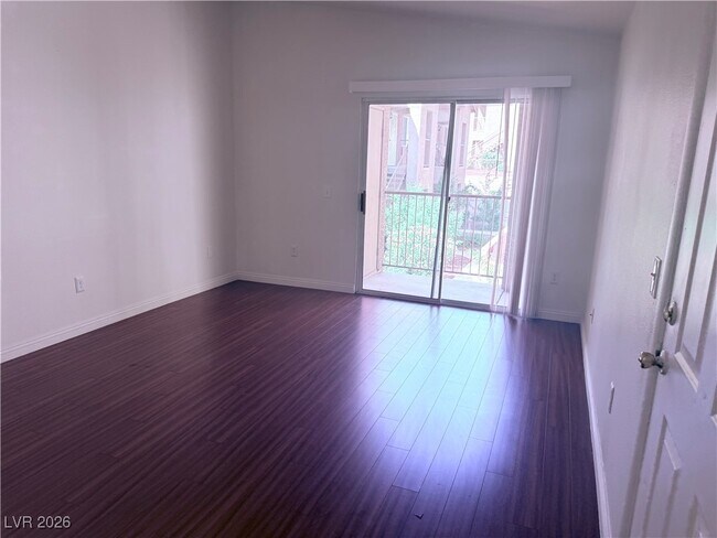 Building Photo - 2110 Los Feliz St