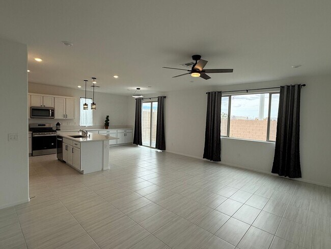 Building Photo - Brand new Southwest 3 bedrooms 2.5 bathrooms
