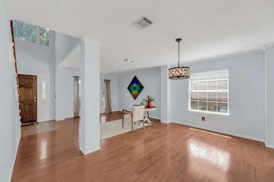 Building Photo - 16914 Dorman Dr