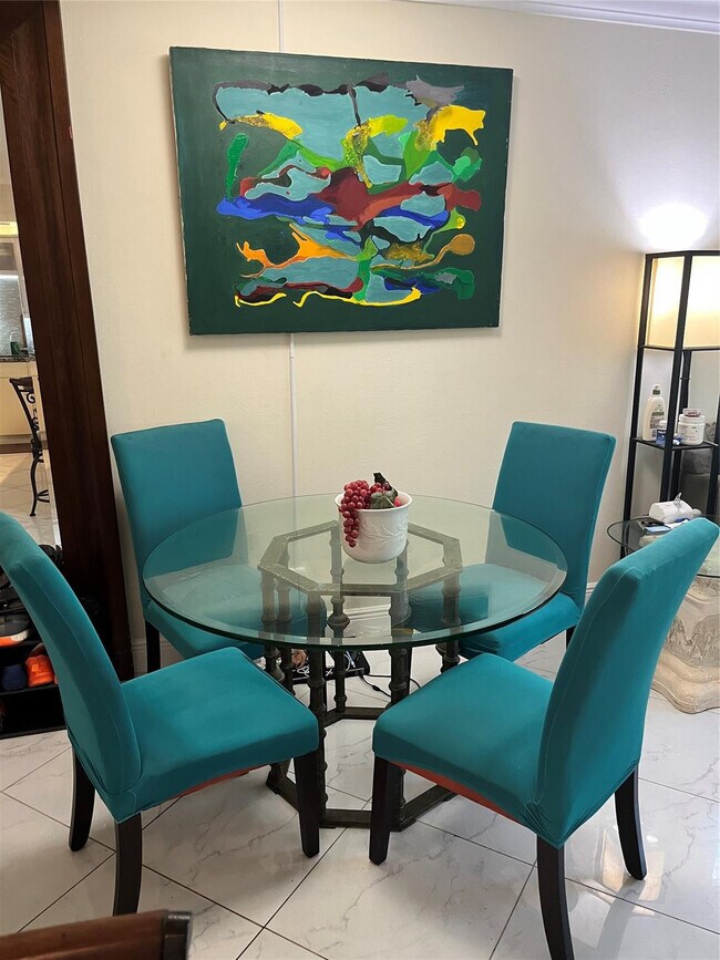 Building Photo - 639 W Oakland Park Blvd