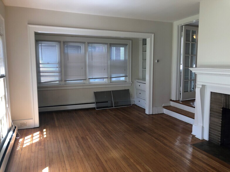 Building Photo - 608 Elmwood Ave