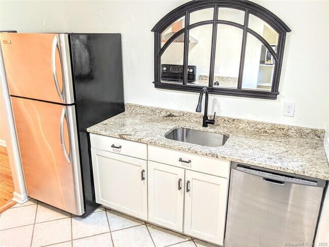 Building Photo - 1010 Trout Brook Dr