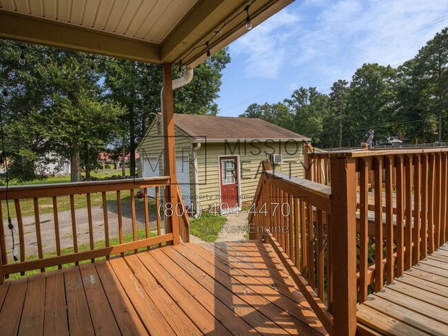 Building Photo - 7750 Robinwood Dr