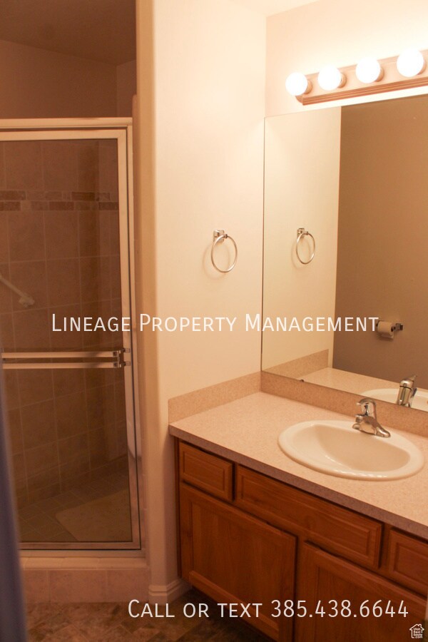 Building Photo - 412 Simoron Dr