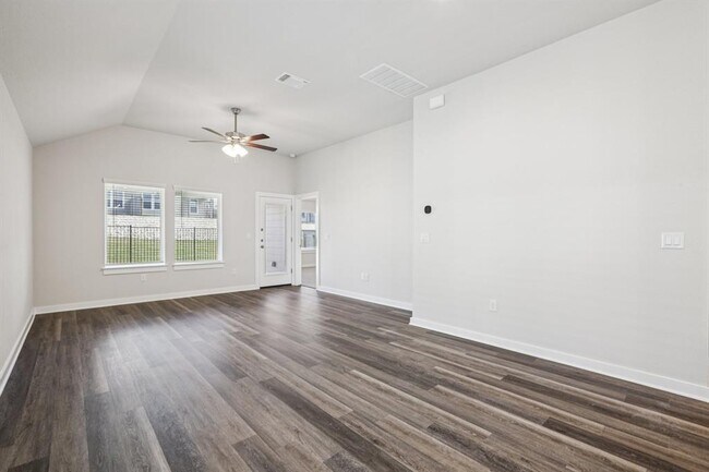 Building Photo - 2236 Delano Dr