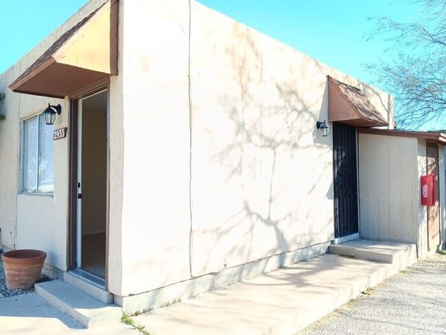 Primary Photo - Charming 1 Bed/1 Bath in Central Tucson – ...