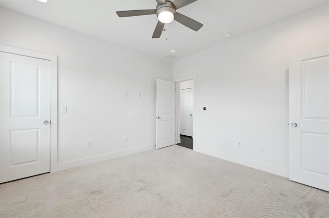 Building Photo - 1000 Muse Ln