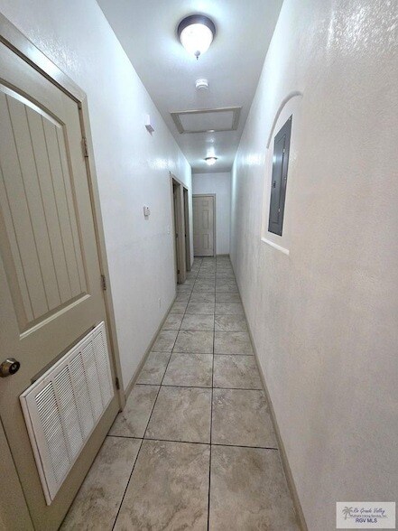 Building Photo - 1217 Escondido Ln