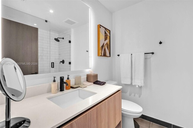 Building Photo - 398 NE 5th St