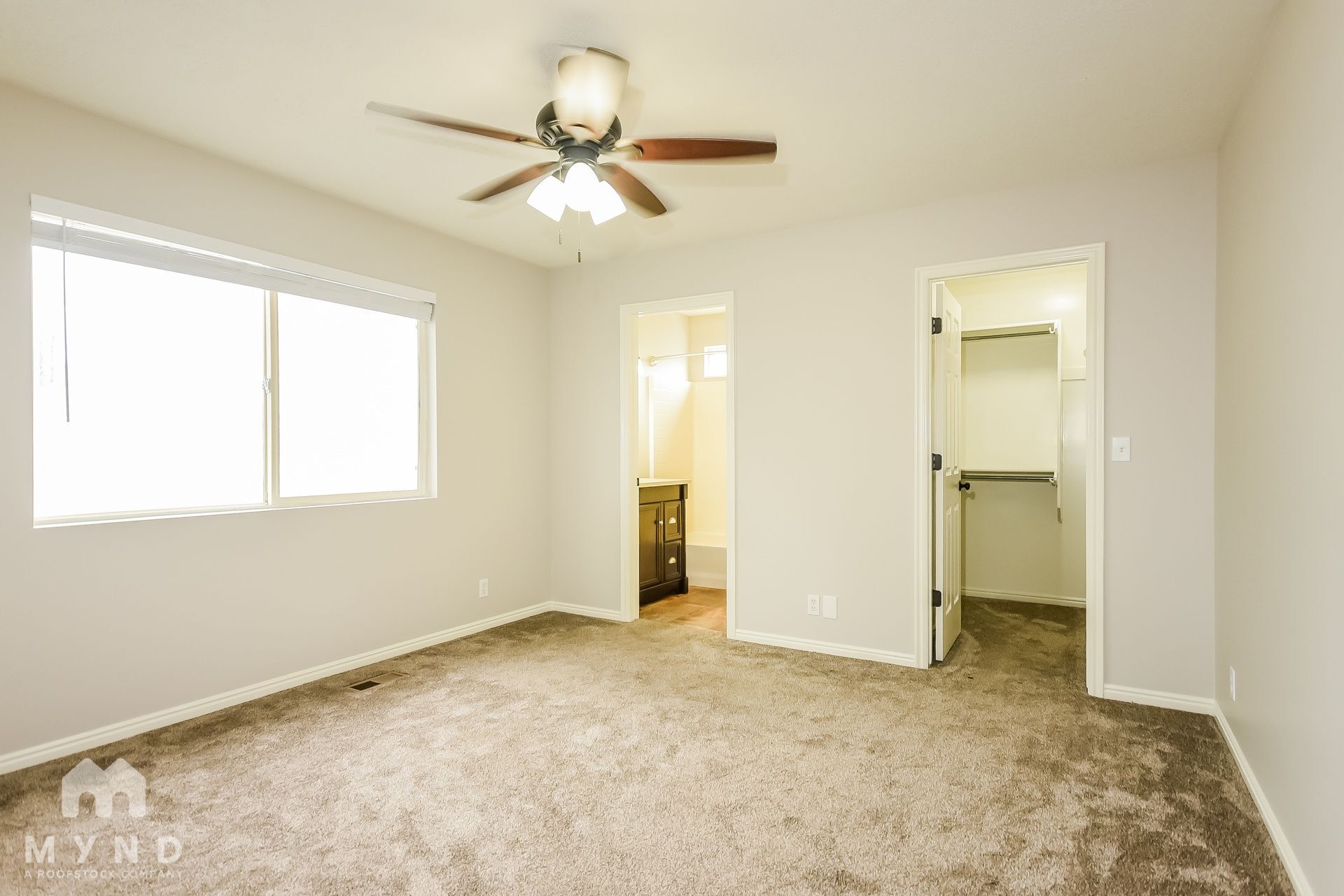 Building Photo - 5403 Vista Dr