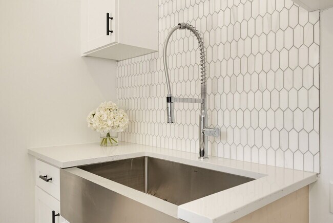 Building Photo - Modern Preston Hollow-Area Home with Resort-Style Services