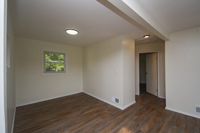 Building Photo - 2939 N Butrick St