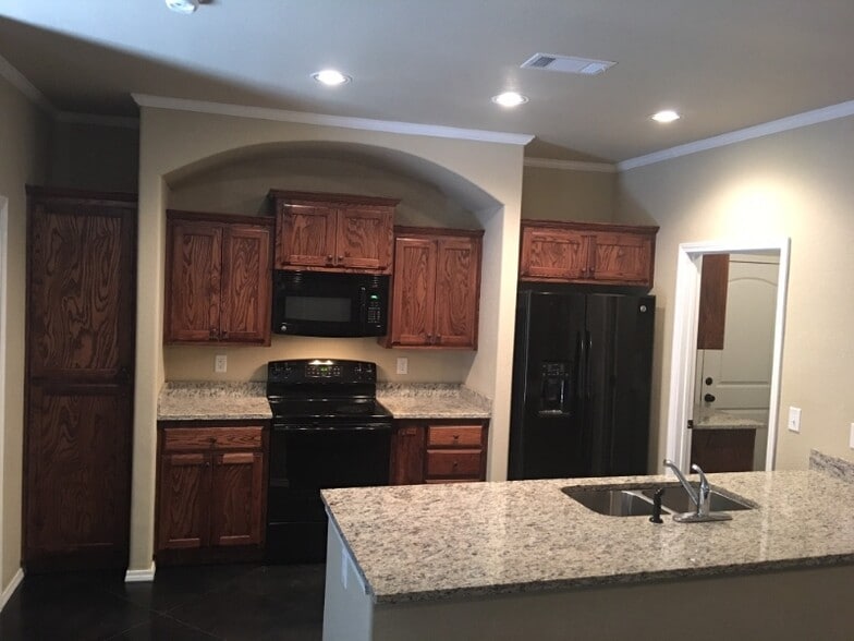 Building Photo - 6010 Nancy Ellen St