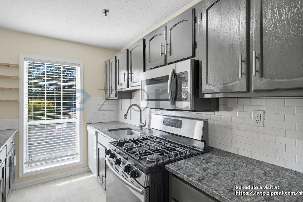 Building Photo - 1206 Riverview Dr