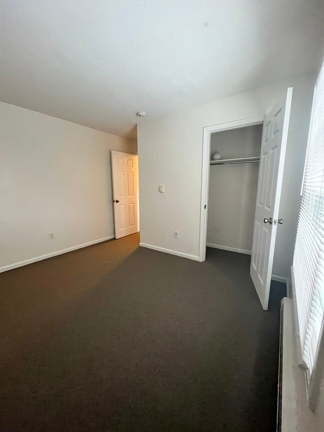 Building Photo - 425 Dorset St