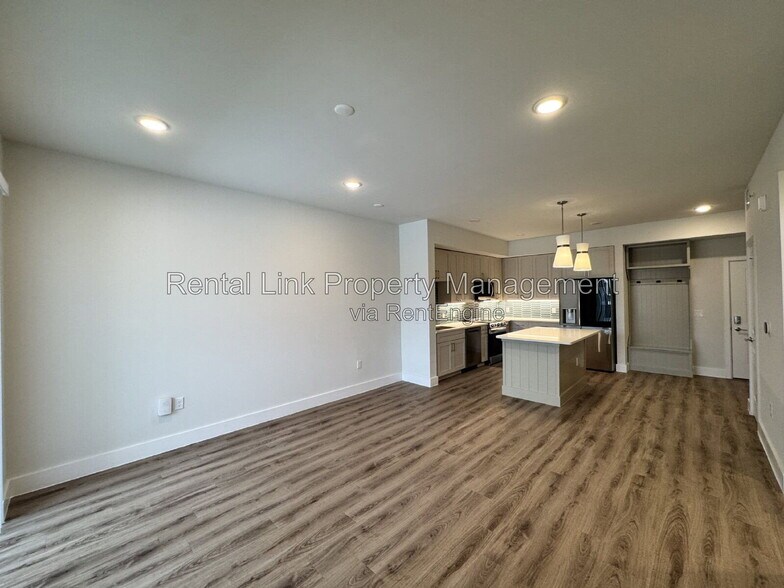 Building Photo - 414 Cape Coral Pkwy E