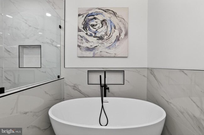 Building Photo - 2932 Yost Pl NE