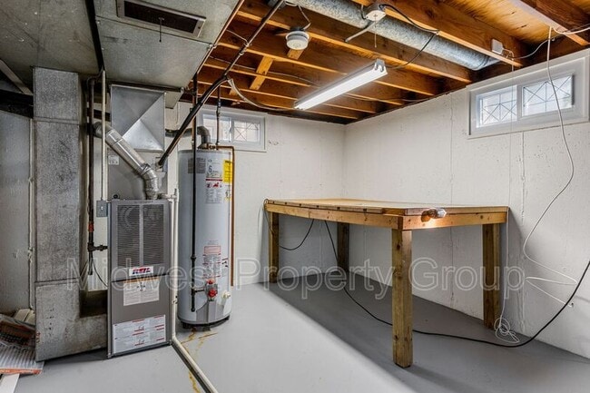 Building Photo - 1450 Tahoe Dr
