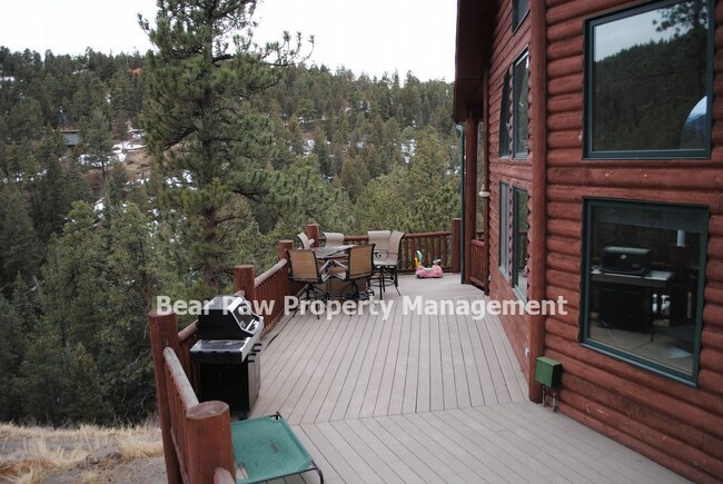 Building Photo - Awesome Log Home in Evergreen!!