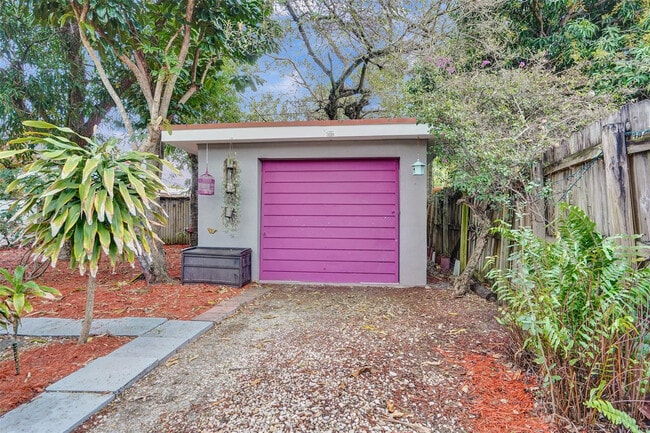 Building Photo - 1316 NE 2nd Ave