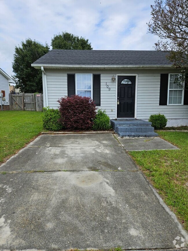 Building Photo - Upgraded 2 Bedroom Home In Jacksonville