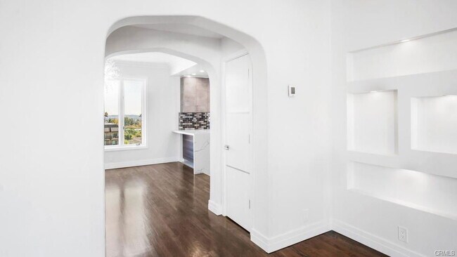 Building Photo - 1424 N Crescent Heights Blvd