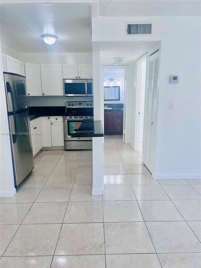 Building Photo - 271 Bonnie Blvd