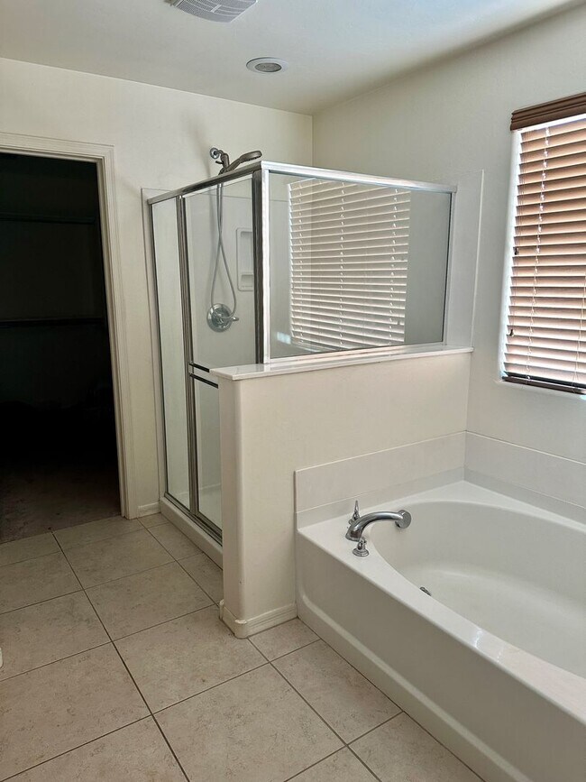 Building Photo - Stunning 2 story home in Oro Valley!!