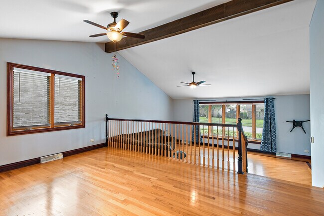 Building Photo - 13050 Meadowview Ln