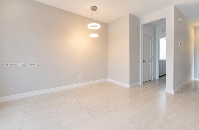 Building Photo - 1056 SE 23rd Ave