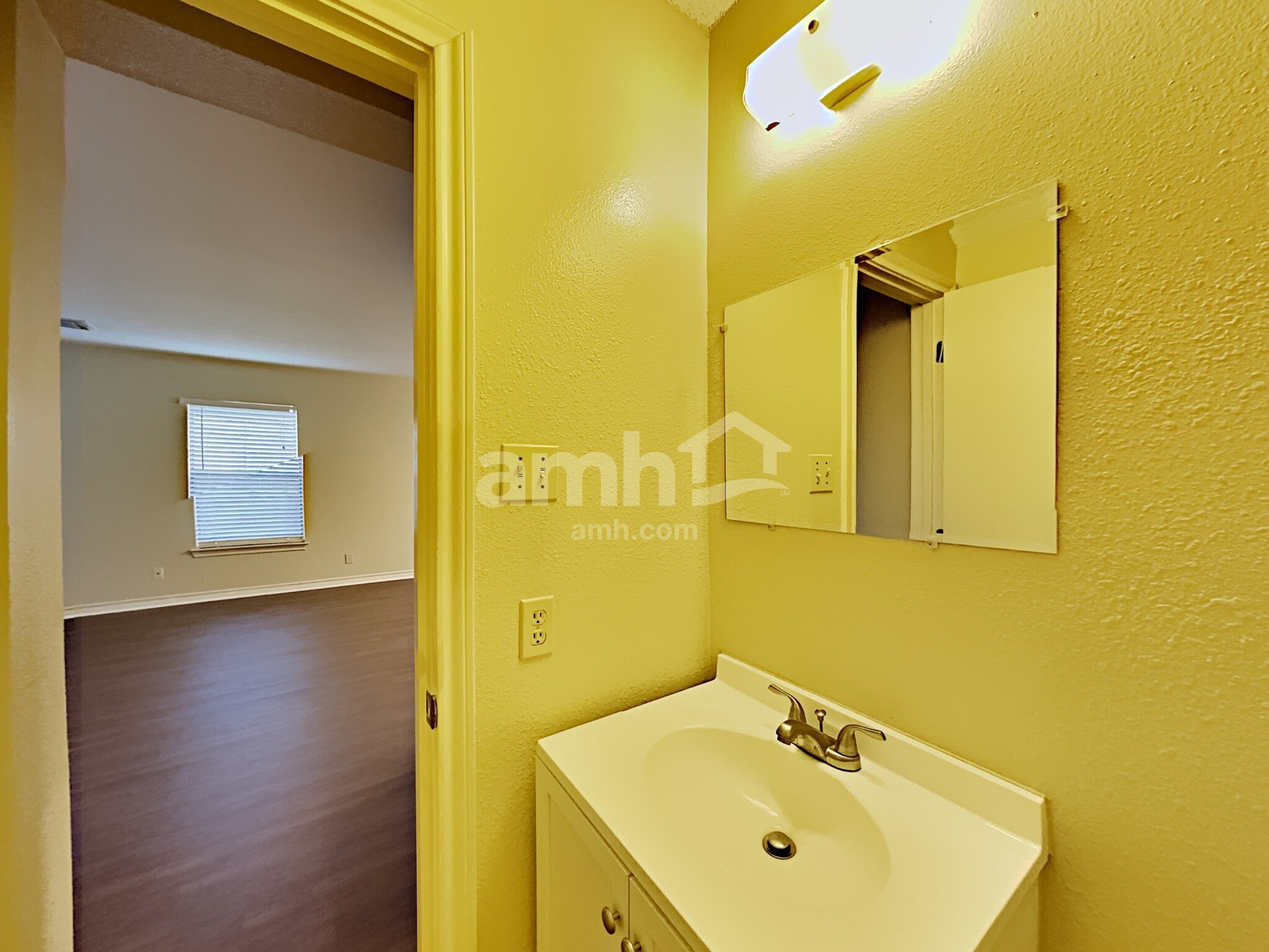 Building Photo - 8010 Manderly Pl