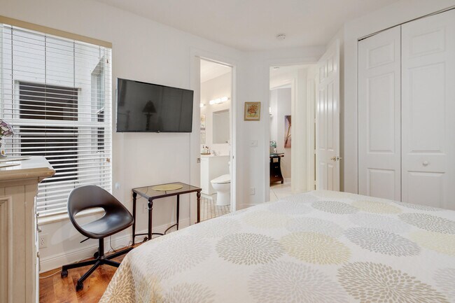 Building Photo - 6763 Rothschild Cir