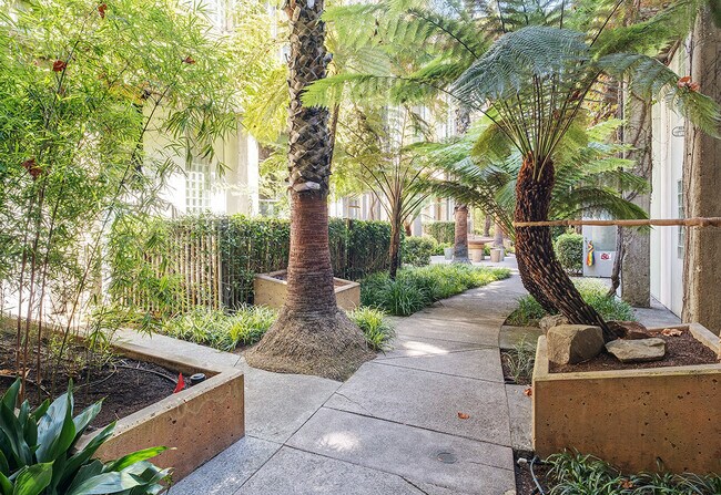 Building Photo - 461 2nd St