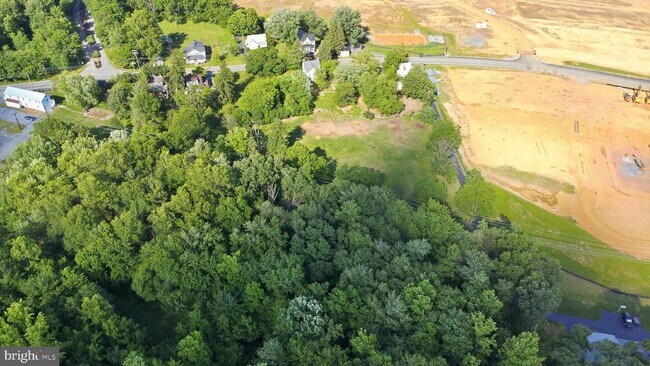 Building Photo - 8606 Yellow Springs Rd