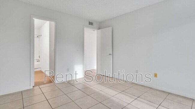Building Photo - 455 Alt 19