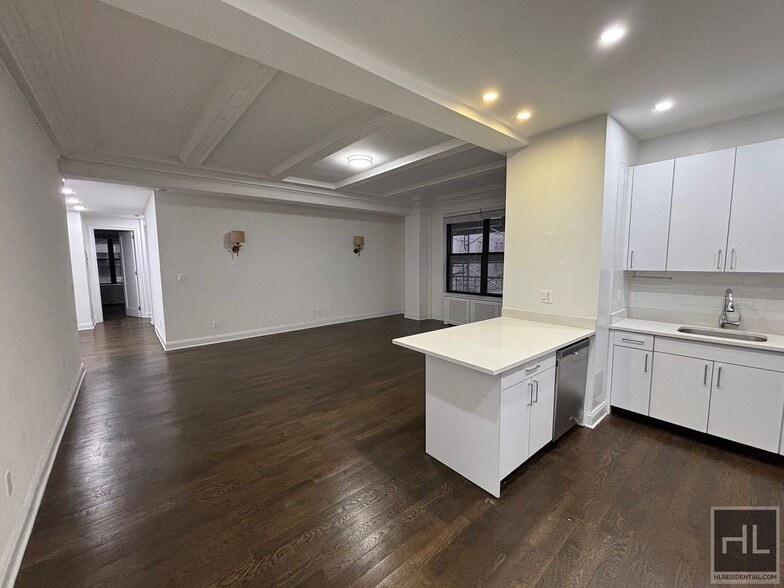 Building Photo - WEST 58 STREET