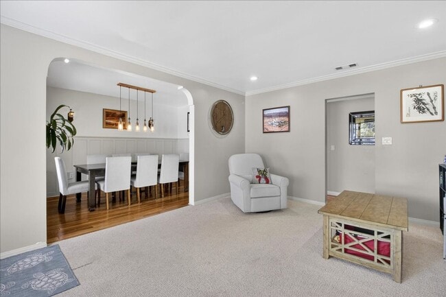 Building Photo - Beautiful & Spacious South Torrance Home